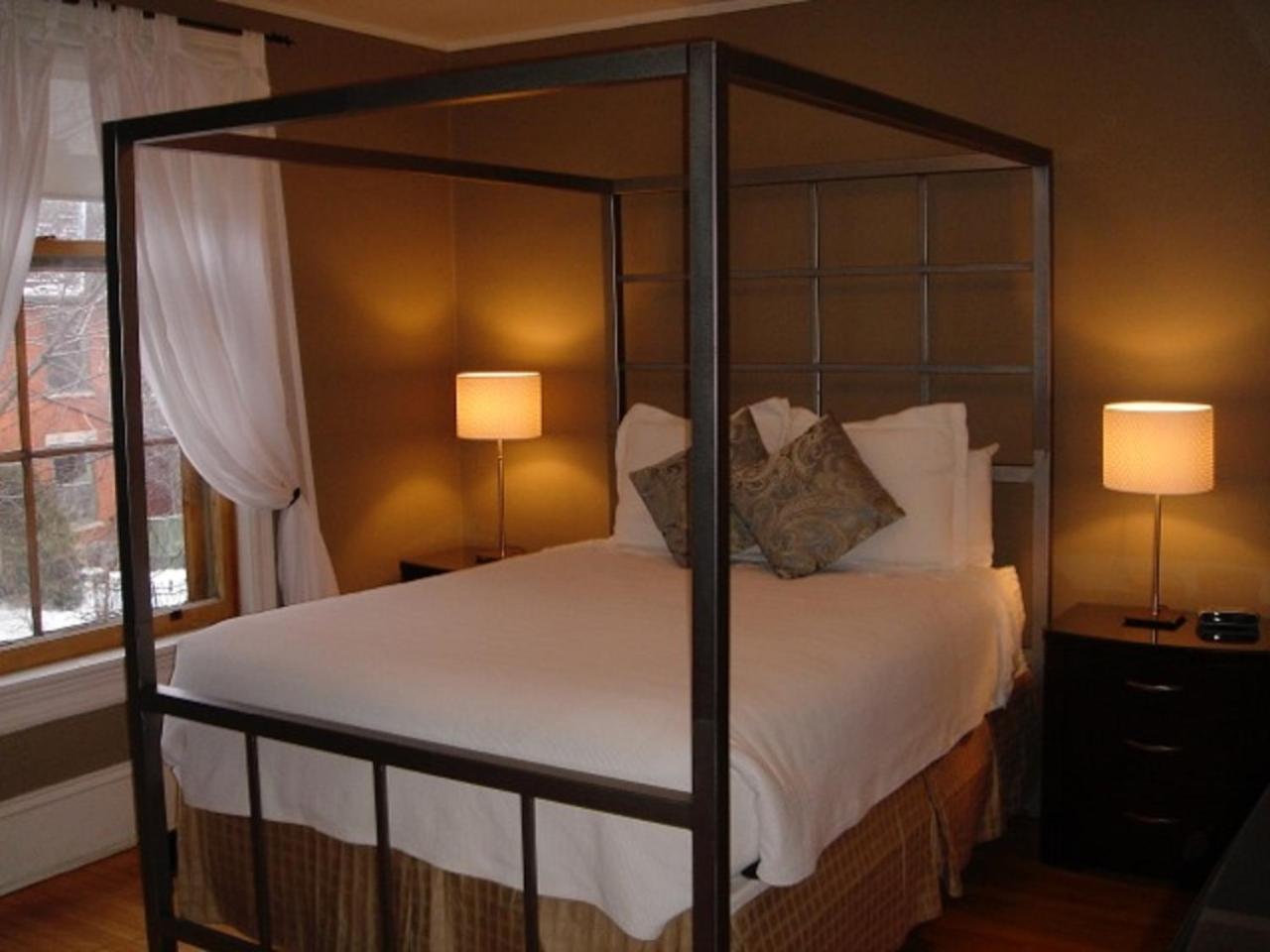 Queen Room with Balcony